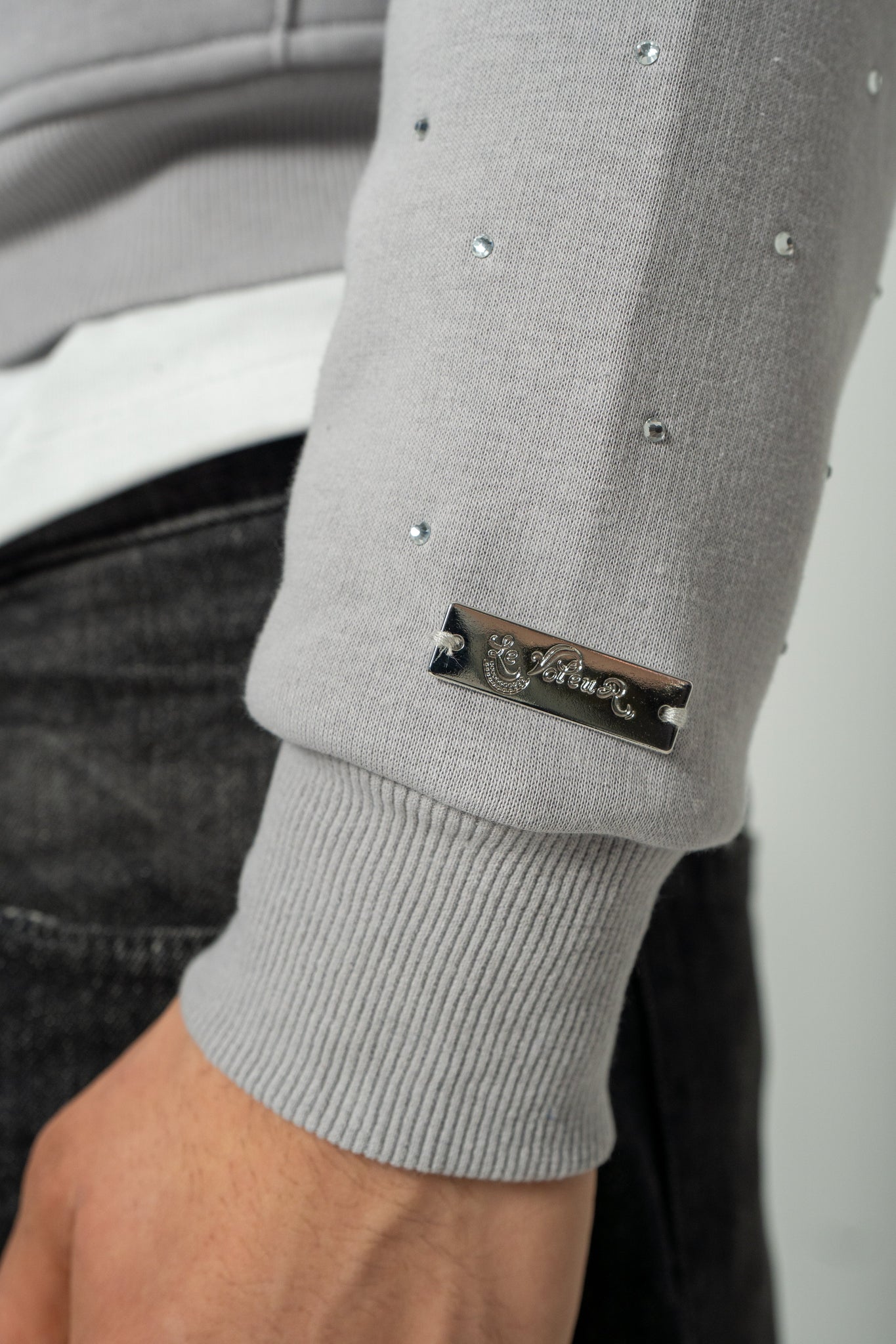 TWY's ZIPPER GREY